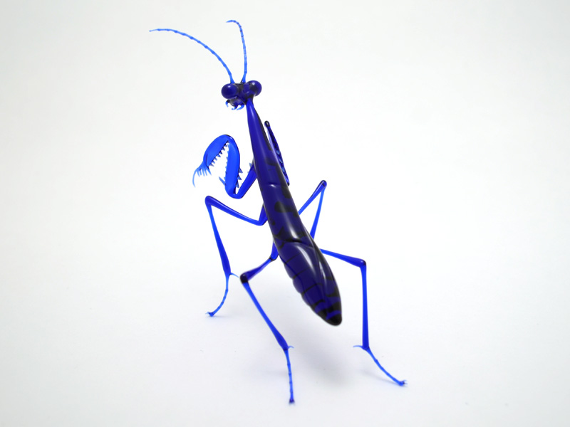 Indigo Mantis, glass insect by Wesley Fleming