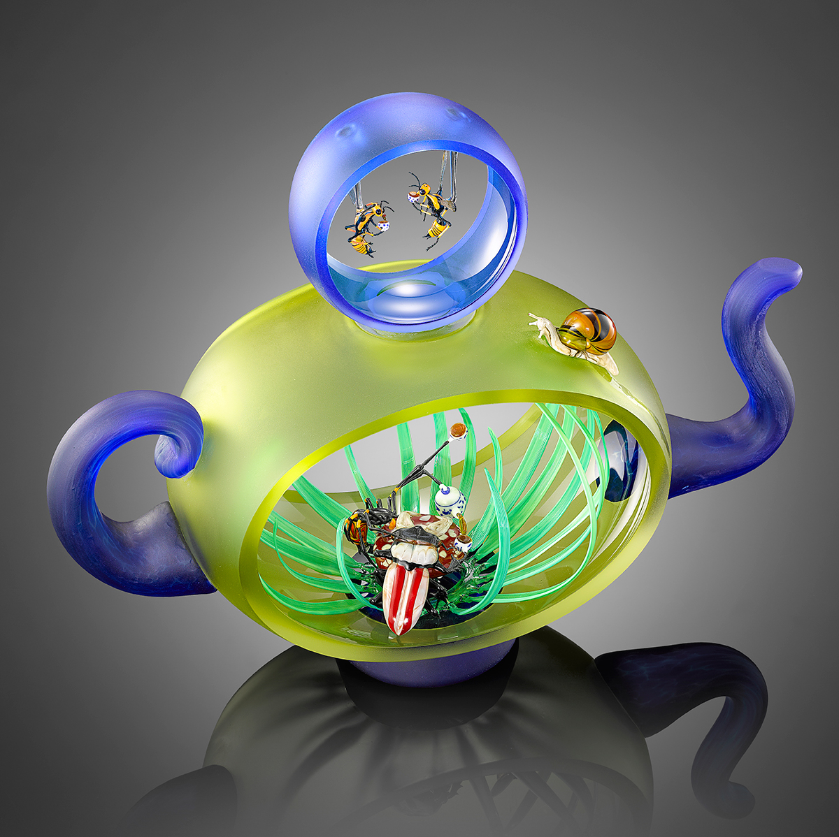 Glass teapot by Wesley Fleming and Peter Muller